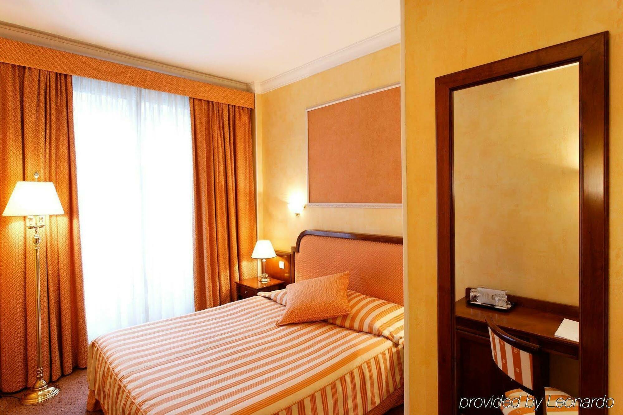 Hotel Princesse Caroline Paris